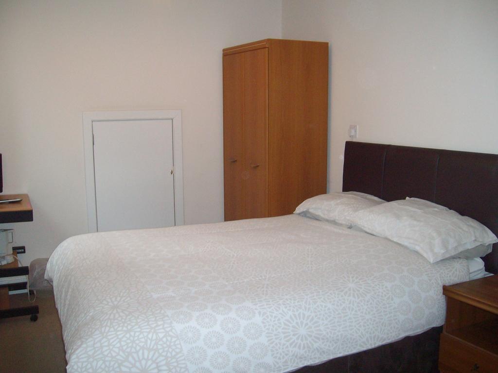 Lindhome Guest House Aberdeen Quarto foto
